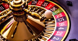 چرخ رولت طلایی در کازینو؛ بازی کلاسیک و محبوب رولت در تاریخ قمار
