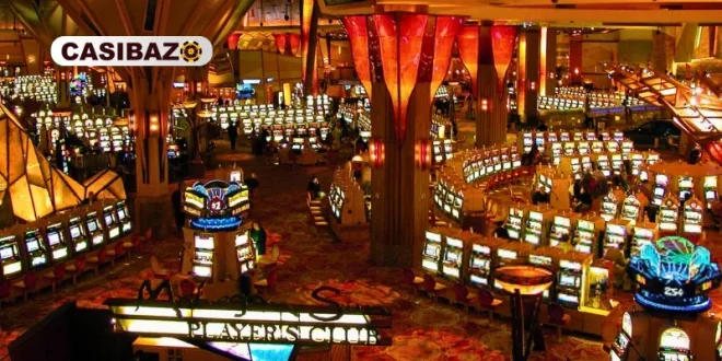 سالن کازینو با ردیف‌های متعدد دستگاه اسلات